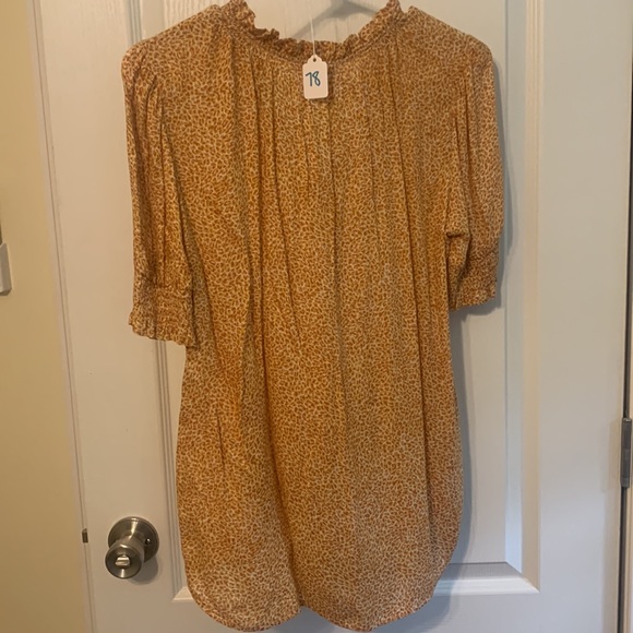 DR 2 NWT Blouse Leopard print Button Up Size S - Picture 2 of 4